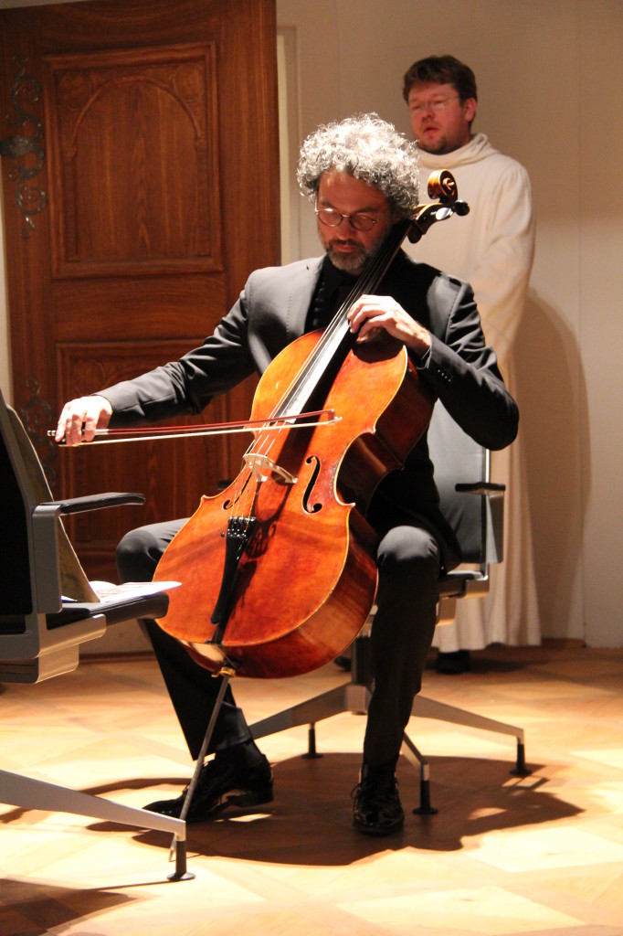 Středověký chorál zazněl za doprovodu violoncella v kostele sv. Bonaventury